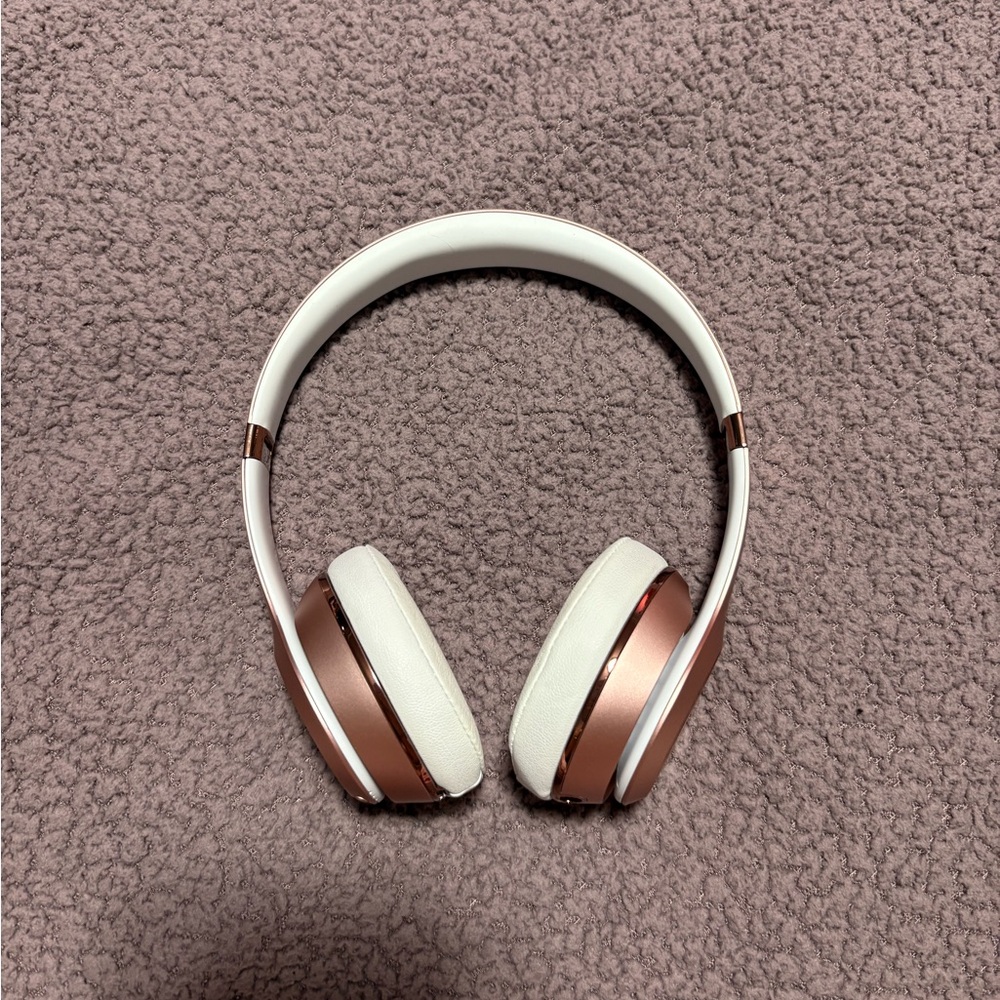 Beats by Dr. Dre Solo3 Rose Gold - Picture 8 of 13